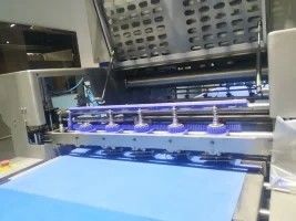 কেনা শিল্প ক্ষমতা সহ বিভিন্ন আকারের জন্য G850 হাই অটোমেশন ক্রোয়ান্সেন্ট লাইন অনলাইনে উৎপাদন